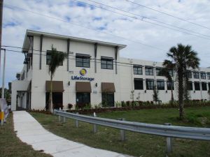 Life Storage - 3733 - Naples - Tamiami Trl