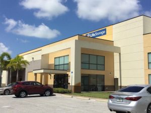 Life Storage - 3877 - Naples - Goodlette-Frank Rd