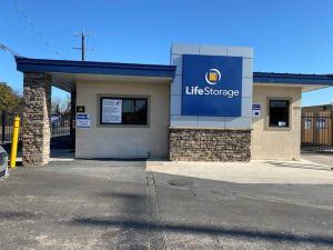 Life Storage - 3839 - San Antonio - Military Dr