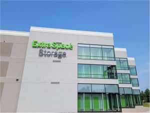 Extra Space Storage - 7722 - Lexington - Eastland Ct