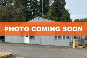 Public Storage - Gladstone - 660 82nd Dr